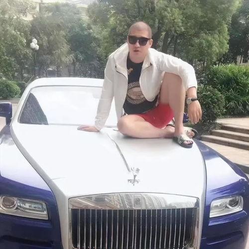 吃瓜劳斯莱斯网红,揭秘网络红人的奢华生活  第2张